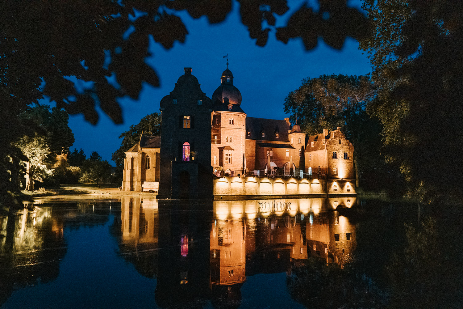 Burg Bergerhausen Kerpen DIY Hochzeit
